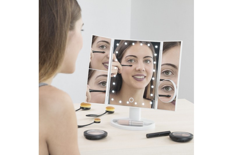 Magnifying Mirror with LED 4-in-1...